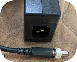 *Brand NEW*Advantech ARK2120 power adapter 12V3A threaded interface with lock plug 12V36